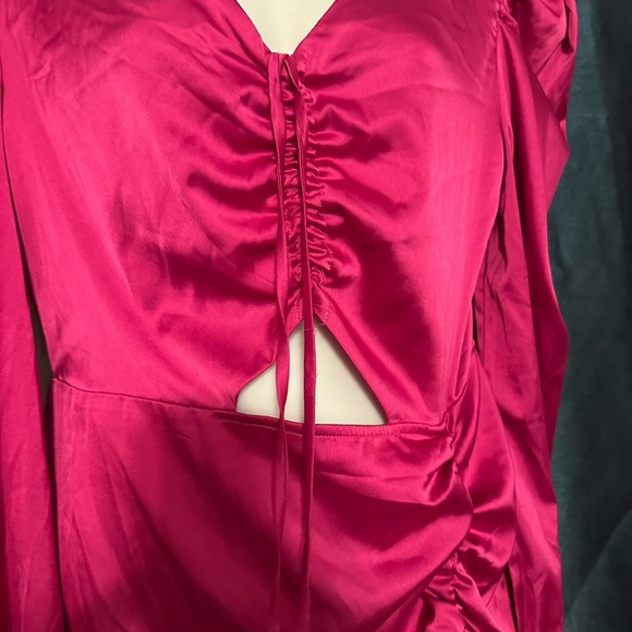 Elegant Women's Pink Ruched Dress - Picture 3 of 6